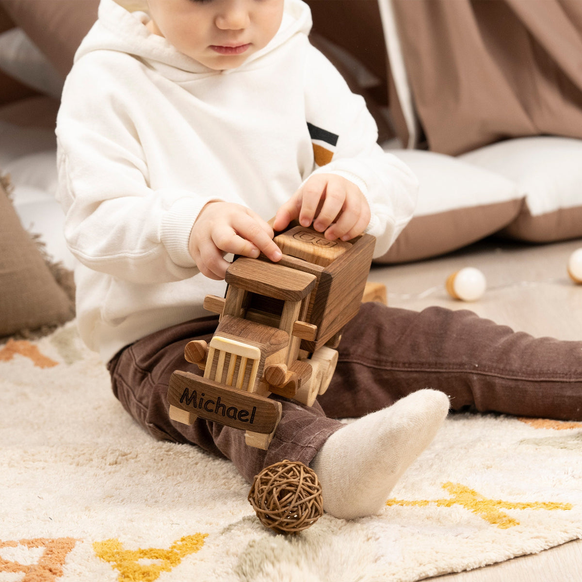 Wooden Toy Truck with Lifting Back – handmade wooden toy, photo 4