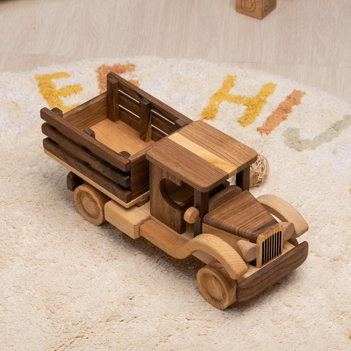 Large Wooden Dump Truck with Personalized Plate – handmade wooden toy, photo 5